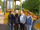 Fähnchen aufhängen (Kirmes 2010)