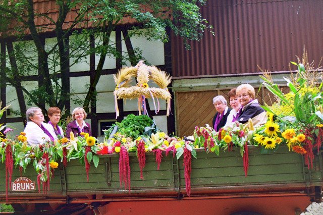 sonntag_umzug_kirmes_2010_157_20160830_1057839380