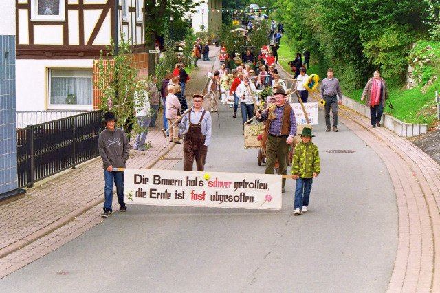 sonntag_umzug_kirmes_2010_89_20160830_1921621468